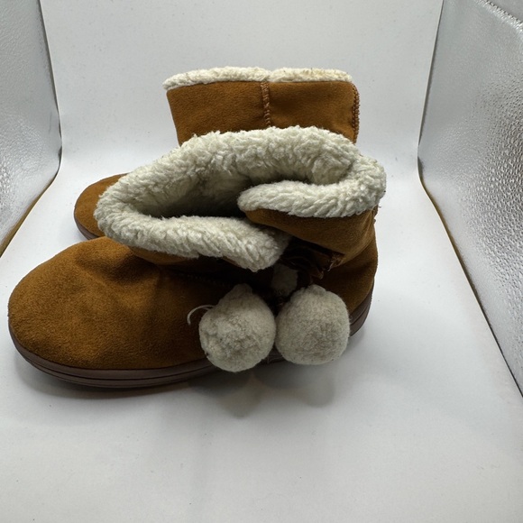 Wonder Nation Toddler Size 10 Girls Brown and Cream Cozy Boots with Pom Poms - Picture 3 of 7